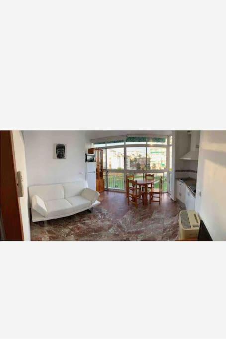 Apartment First Line Of The Sea เบนัลมาเดนา ภายนอก รูปภาพ